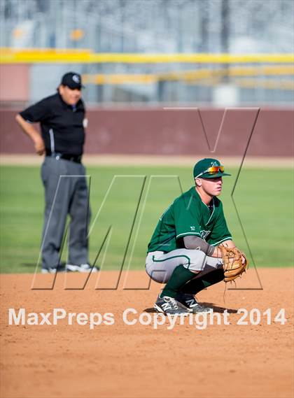 Thumbnail 3 in Royal @ Simi Valley photogallery.