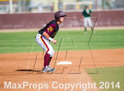 Thumbnail 3 in Royal @ Simi Valley photogallery.