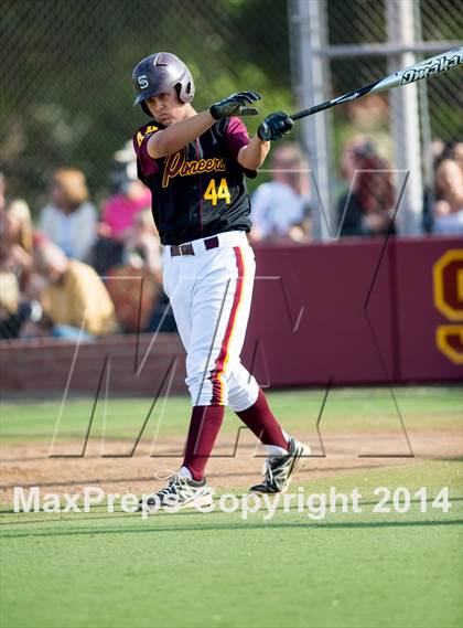 Thumbnail 3 in Royal @ Simi Valley photogallery.