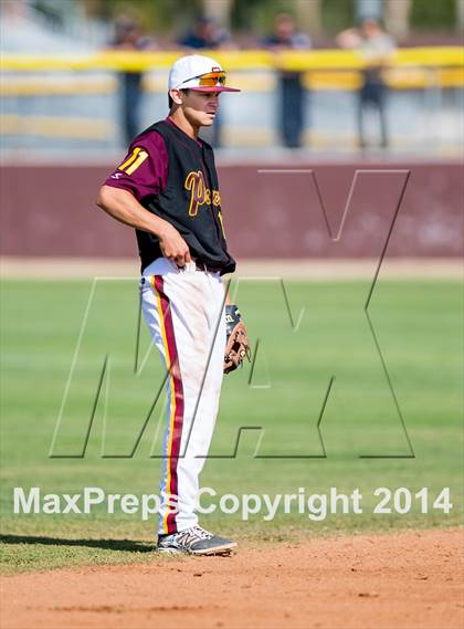 Thumbnail 2 in Royal @ Simi Valley photogallery.