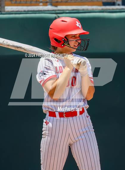 Thumbnail 2 in Neches vs. Hermleigh (UIL 1A Softball Semifinal) photogallery.