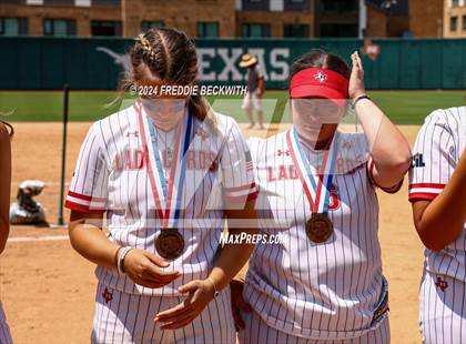 Thumbnail 2 in Neches vs. Hermleigh (UIL 1A Softball Semifinal) photogallery.