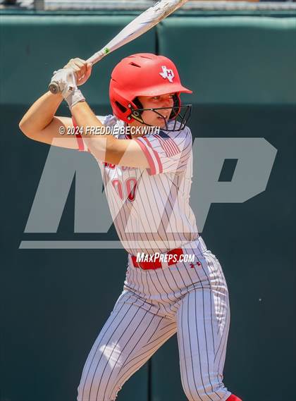 Thumbnail 3 in Neches vs. Hermleigh (UIL 1A Softball Semifinal) photogallery.