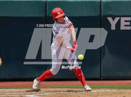 Thumbnail 2 in Neches vs. Hermleigh (UIL 1A Softball Semifinal) photogallery.