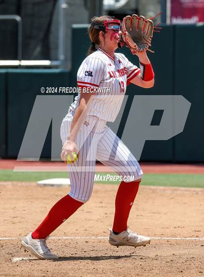 Thumbnail 2 in Neches vs. Hermleigh (UIL 1A Softball Semifinal) photogallery.