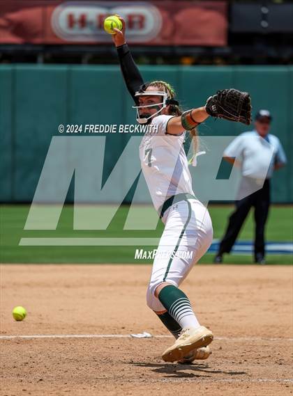 Thumbnail 2 in Neches vs. Hermleigh (UIL 1A Softball Semifinal) photogallery.