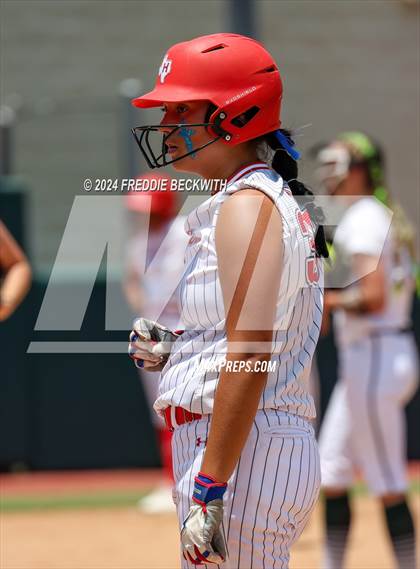Thumbnail 2 in Neches vs. Hermleigh (UIL 1A Softball Semifinal) photogallery.