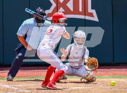 Thumbnail 3 in Neches vs. Hermleigh (UIL 1A Softball Semifinal) photogallery.