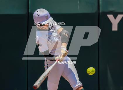 Thumbnail 3 in Neches vs. Hermleigh (UIL 1A Softball Semifinal) photogallery.