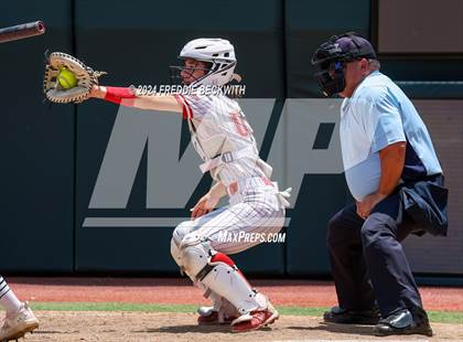 Thumbnail 3 in Neches vs. Hermleigh (UIL 1A Softball Semifinal) photogallery.