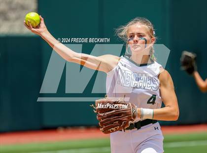Thumbnail 2 in Neches vs. Hermleigh (UIL 1A Softball Semifinal) photogallery.