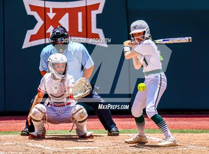 Thumbnail 2 in Neches vs. Hermleigh (UIL 1A Softball Semifinal) photogallery.