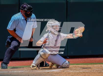 Thumbnail 3 in Neches vs. Hermleigh (UIL 1A Softball Semifinal) photogallery.