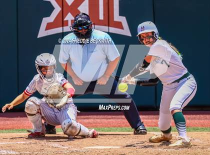 Thumbnail 2 in Neches vs. Hermleigh (UIL 1A Softball Semifinal) photogallery.