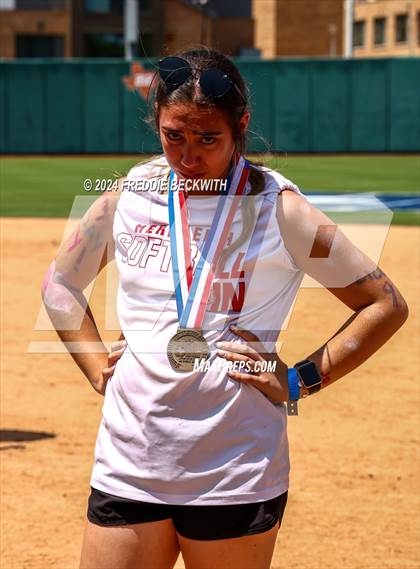 Thumbnail 2 in Neches vs. Hermleigh (UIL 1A Softball Semifinal) photogallery.