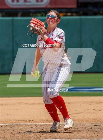 Thumbnail 1 in Neches vs. Hermleigh (UIL 1A Softball Semifinal) photogallery.