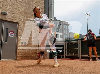 Thumbnail 2 in Neches vs. Hermleigh (UIL 1A Softball Semifinal) photogallery.