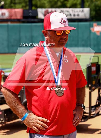 Thumbnail 2 in Neches vs. Hermleigh (UIL 1A Softball Semifinal) photogallery.