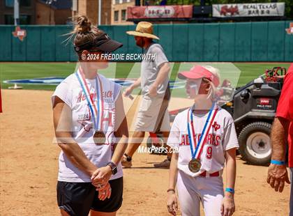 Thumbnail 1 in Neches vs. Hermleigh (UIL 1A Softball Semifinal) photogallery.
