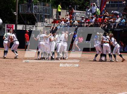 Thumbnail 2 in Neches vs. Hermleigh (UIL 1A Softball Semifinal) photogallery.