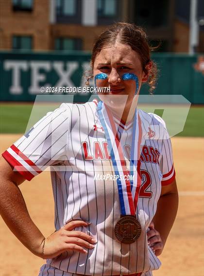 Thumbnail 3 in Neches vs. Hermleigh (UIL 1A Softball Semifinal) photogallery.
