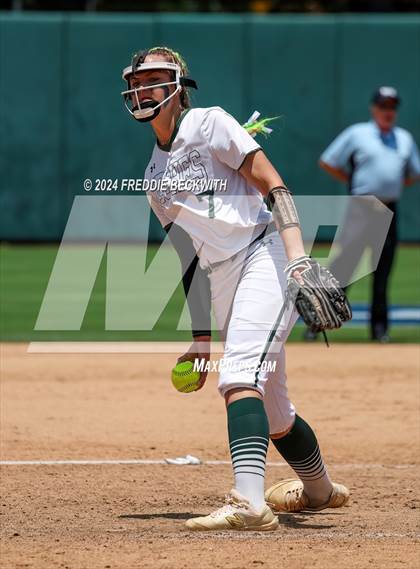 Thumbnail 3 in Neches vs. Hermleigh (UIL 1A Softball Semifinal) photogallery.