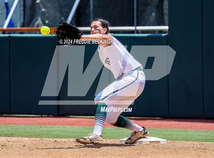 Thumbnail 2 in Neches vs. Hermleigh (UIL 1A Softball Semifinal) photogallery.
