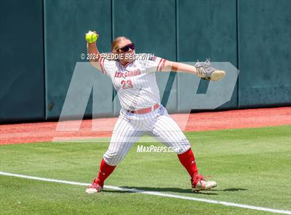 Thumbnail 2 in Neches vs. Hermleigh (UIL 1A Softball Semifinal) photogallery.