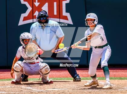 Thumbnail 3 in Neches vs. Hermleigh (UIL 1A Softball Semifinal) photogallery.