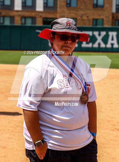 Thumbnail 1 in Neches vs. Hermleigh (UIL 1A Softball Semifinal) photogallery.