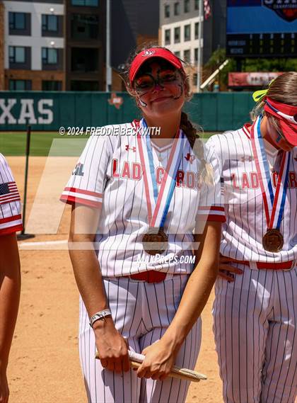 Thumbnail 3 in Neches vs. Hermleigh (UIL 1A Softball Semifinal) photogallery.