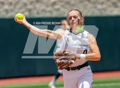 Thumbnail 2 in Neches vs. Hermleigh (UIL 1A Softball Semifinal) photogallery.