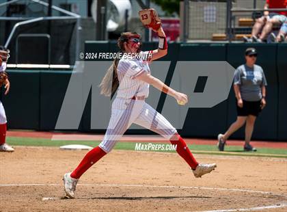 Thumbnail 2 in Neches vs. Hermleigh (UIL 1A Softball Semifinal) photogallery.