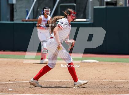 Thumbnail 3 in Neches vs. Hermleigh (UIL 1A Softball Semifinal) photogallery.