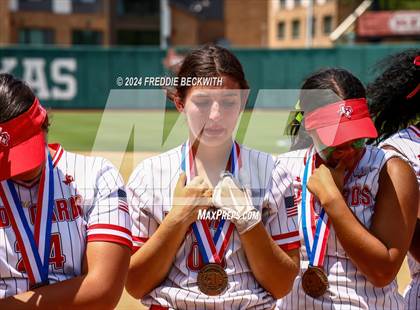 Thumbnail 3 in Neches vs. Hermleigh (UIL 1A Softball Semifinal) photogallery.