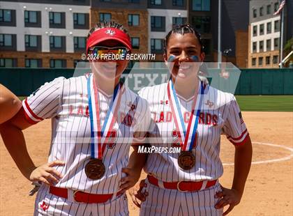 Thumbnail 3 in Neches vs. Hermleigh (UIL 1A Softball Semifinal) photogallery.