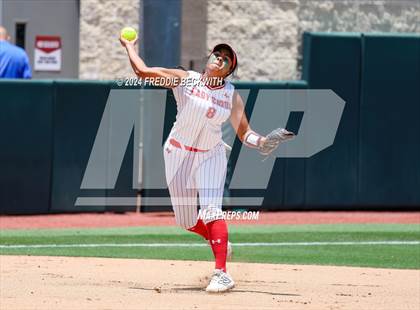 Thumbnail 2 in Neches vs. Hermleigh (UIL 1A Softball Semifinal) photogallery.