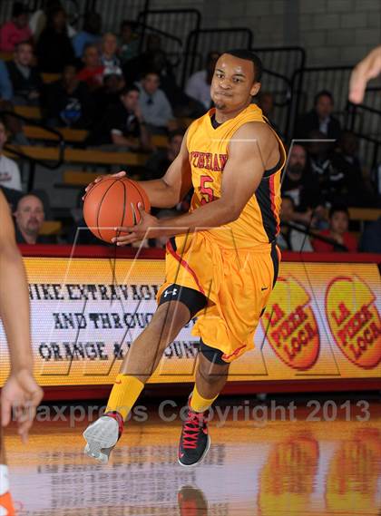 Thumbnail 3 in Bishop Gorman vs. Orange Lutheran (Nike Extravaganza) photogallery.