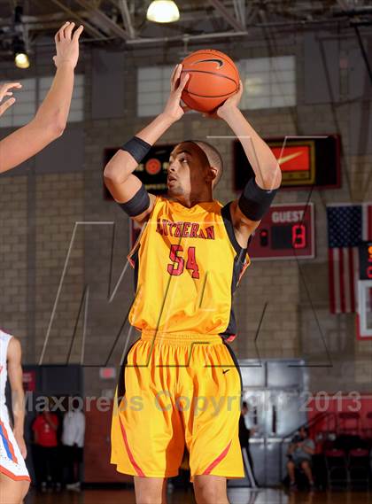 Thumbnail 2 in Bishop Gorman vs. Orange Lutheran (Nike Extravaganza) photogallery.