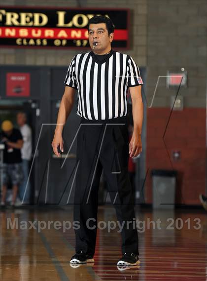 Thumbnail 3 in Bishop Gorman vs. Orange Lutheran (Nike Extravaganza) photogallery.