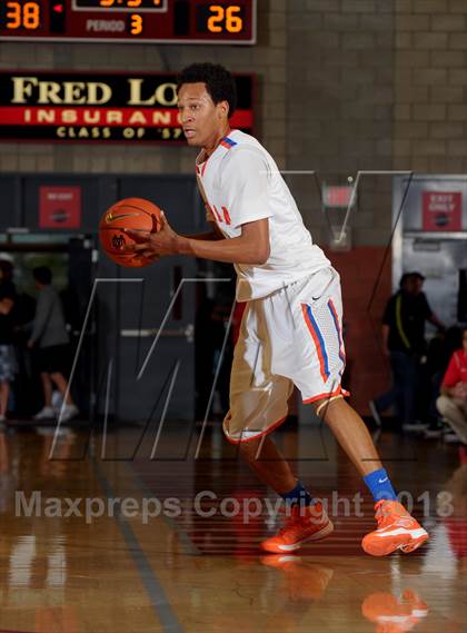 Thumbnail 3 in Bishop Gorman vs. Orange Lutheran (Nike Extravaganza) photogallery.