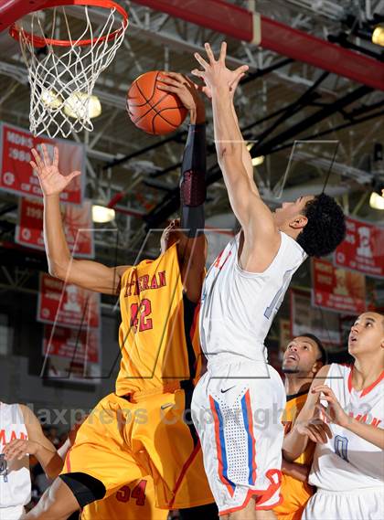 Thumbnail 1 in Bishop Gorman vs. Orange Lutheran (Nike Extravaganza) photogallery.