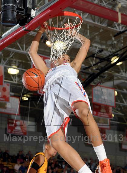 Thumbnail 2 in Bishop Gorman vs. Orange Lutheran (Nike Extravaganza) photogallery.