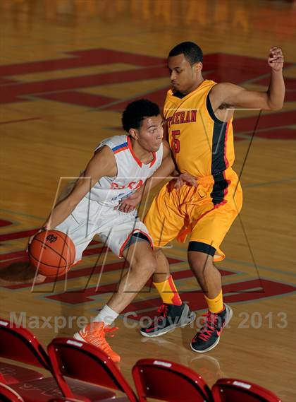 Thumbnail 2 in Bishop Gorman vs. Orange Lutheran (Nike Extravaganza) photogallery.
