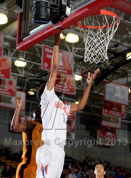 Thumbnail 1 in Bishop Gorman vs. Orange Lutheran (Nike Extravaganza) photogallery.