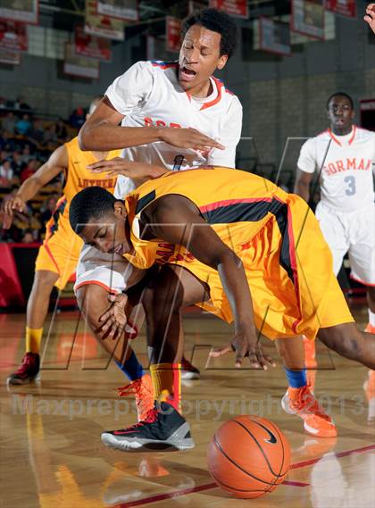 Thumbnail 2 in Bishop Gorman vs. Orange Lutheran (Nike Extravaganza) photogallery.