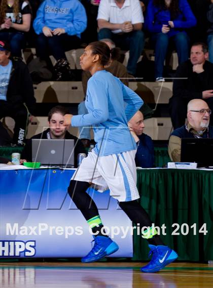 Thumbnail 2 in Bishop Kearney vs. Notre Dame (NYSPHSAA Class B Final) photogallery.