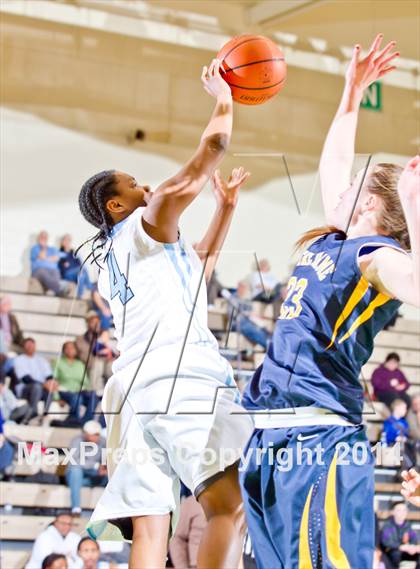 Thumbnail 1 in Bishop Kearney vs. Notre Dame (NYSPHSAA Class B Final) photogallery.