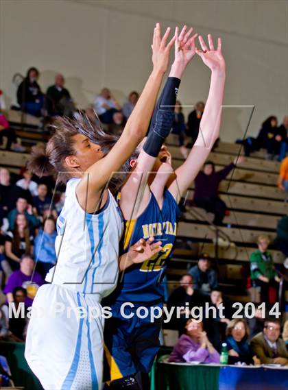Thumbnail 2 in Bishop Kearney vs. Notre Dame (NYSPHSAA Class B Final) photogallery.