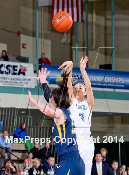 Thumbnail 3 in Bishop Kearney vs. Notre Dame (NYSPHSAA Class B Final) photogallery.